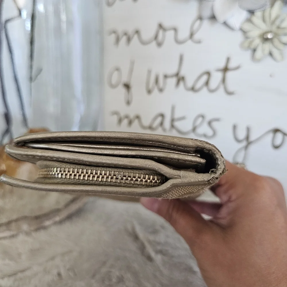 GUCCI GG Abbey D-Ring Long Wallet - Picture 9 of 15